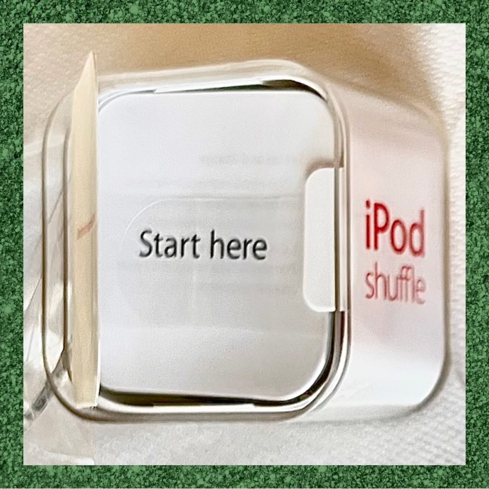 🍎Apple iPod Shuffle Pink MD773LL/A 2GB 4th Gen NEW! - Picture 9 of 14